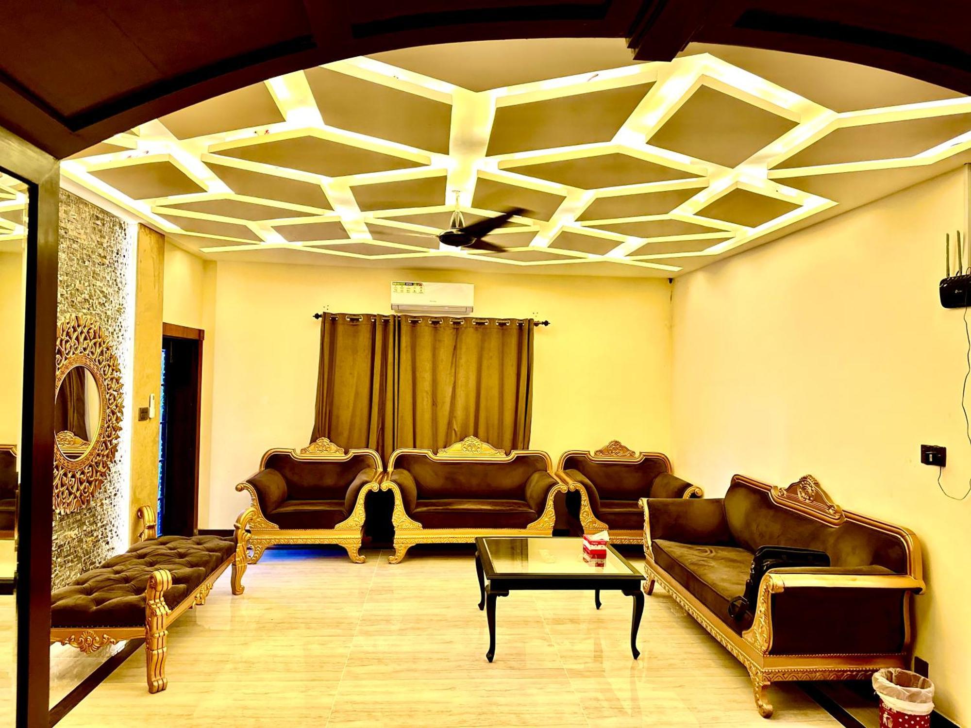 Blue Moon Continental Hotel Islamabad Bagian luar foto