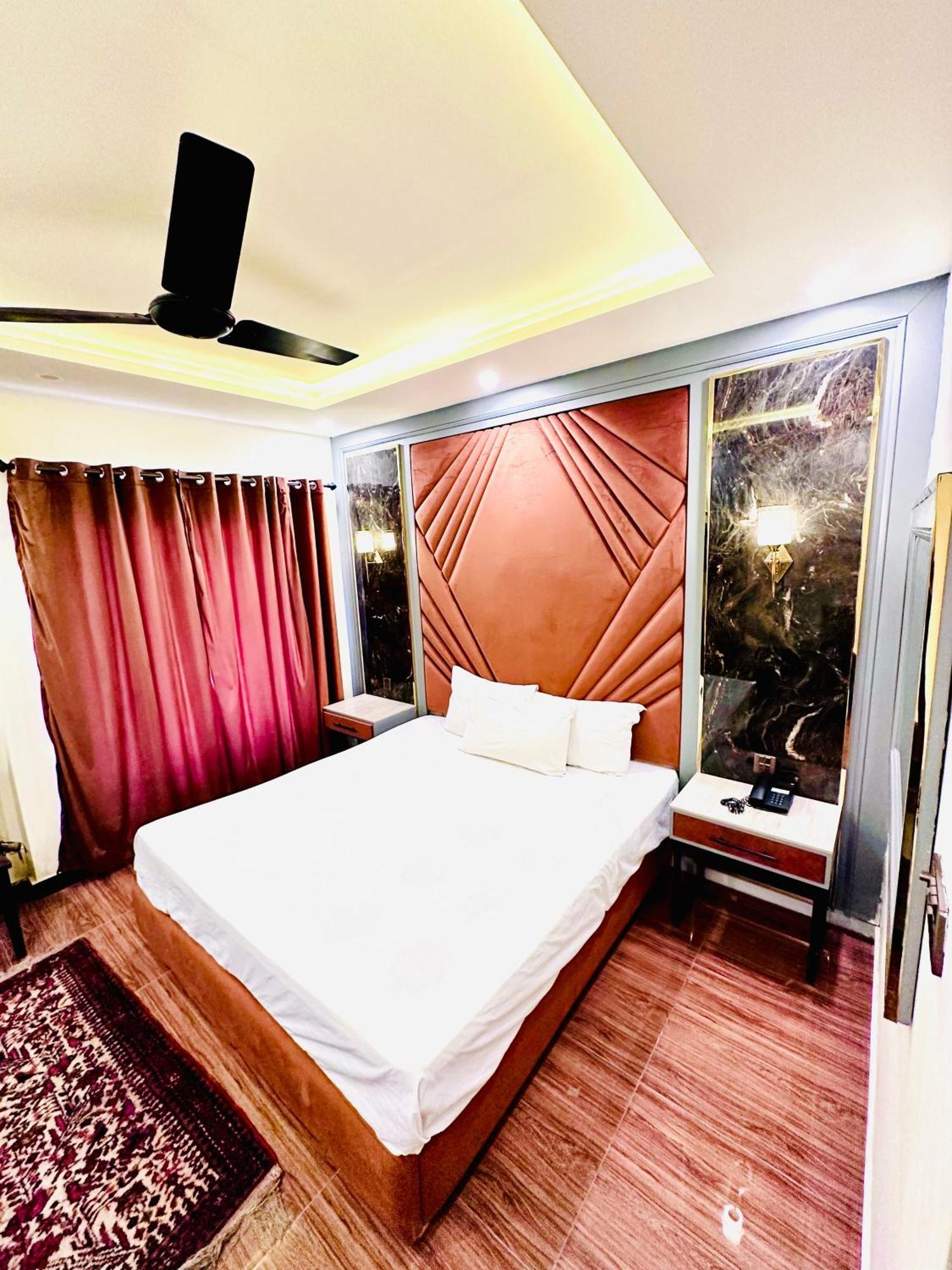 Blue Moon Continental Hotel Islamabad Bagian luar foto