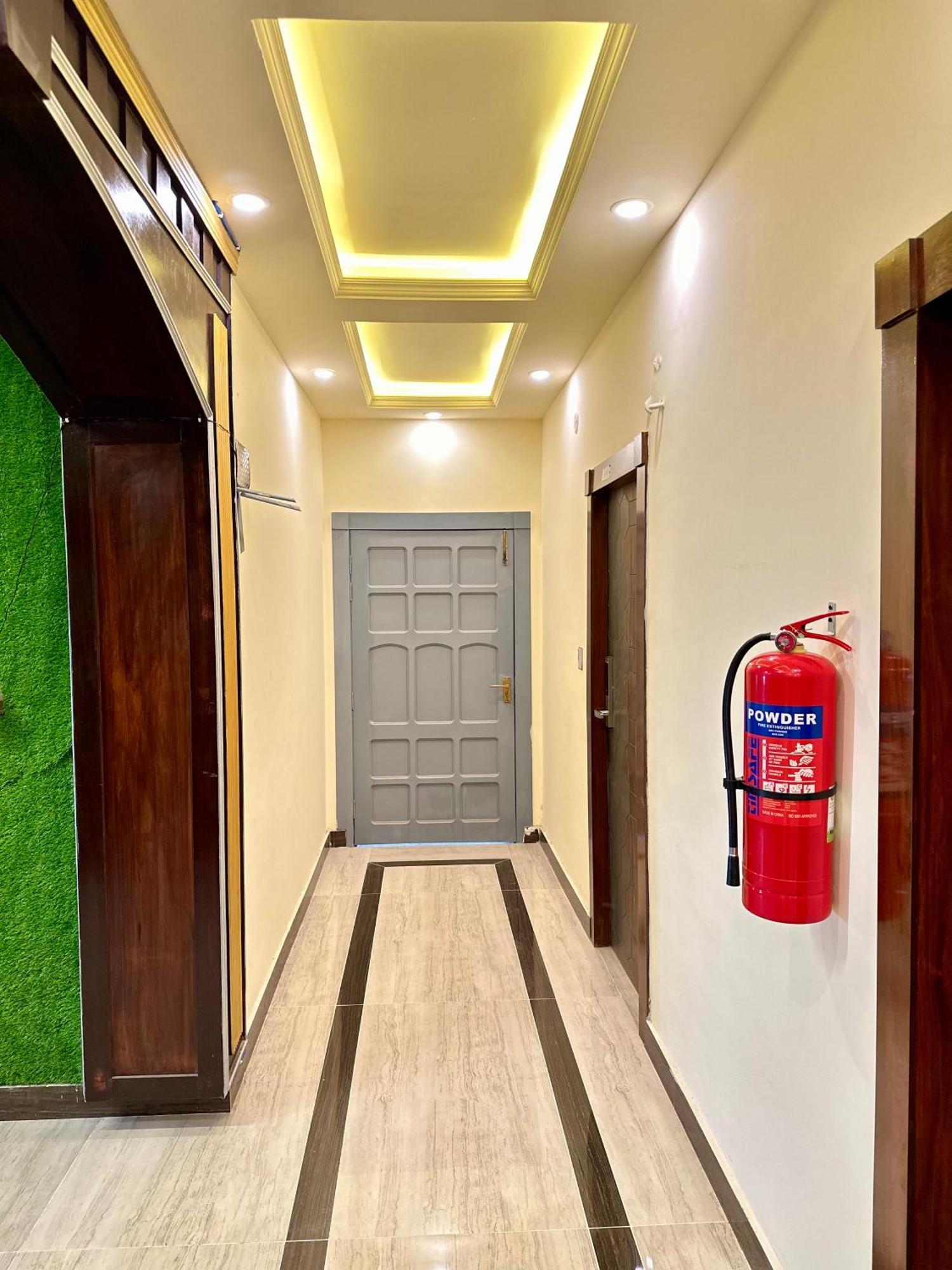 Blue Moon Continental Hotel Islamabad Bagian luar foto